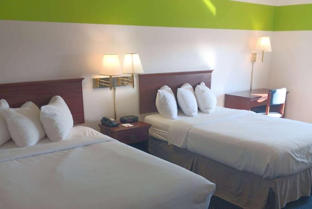Double Room with Two Double Beds - Disability Access interior